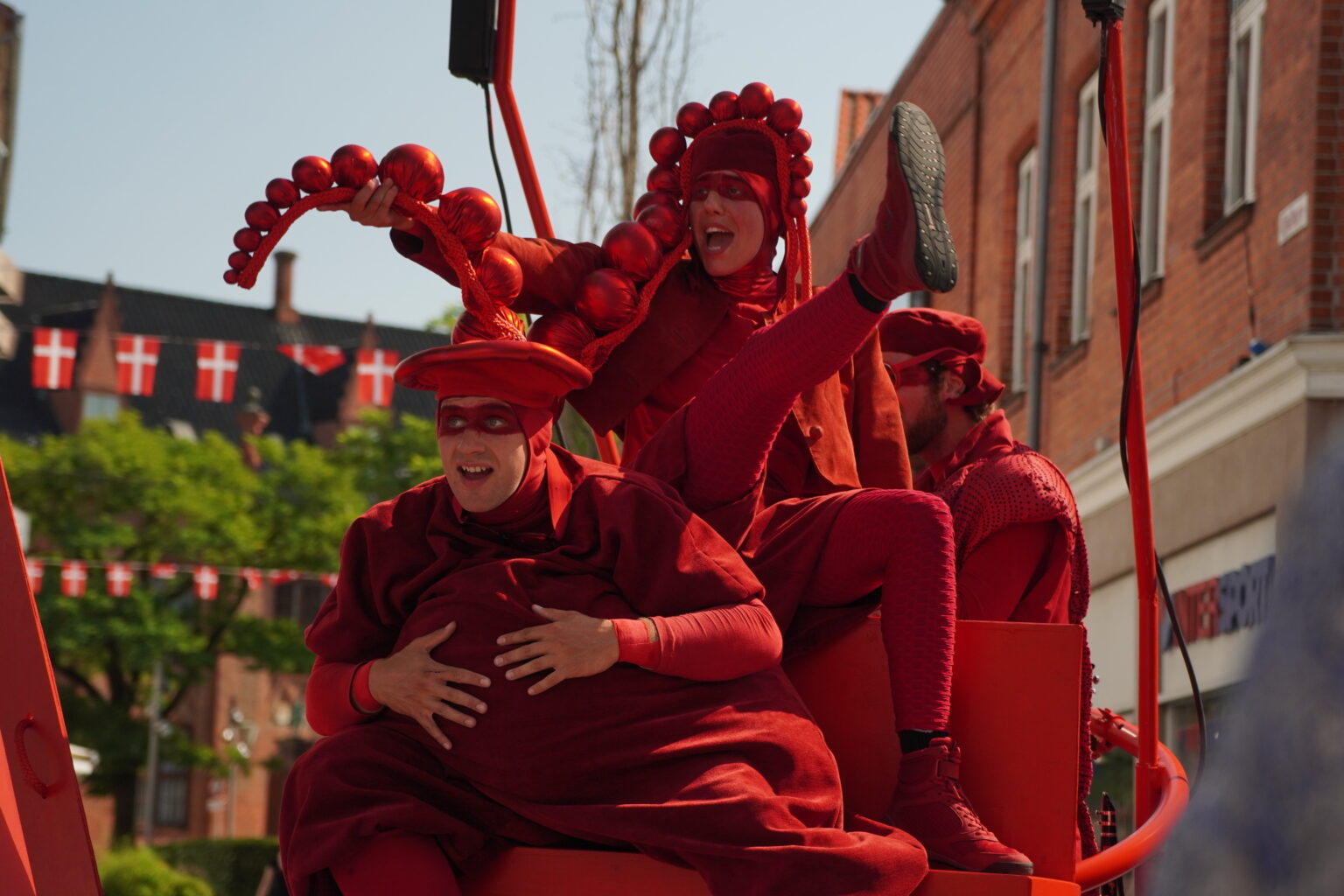 De Røde Løbere besøger Grenaa tirsdag den 28. juli k. 16.00